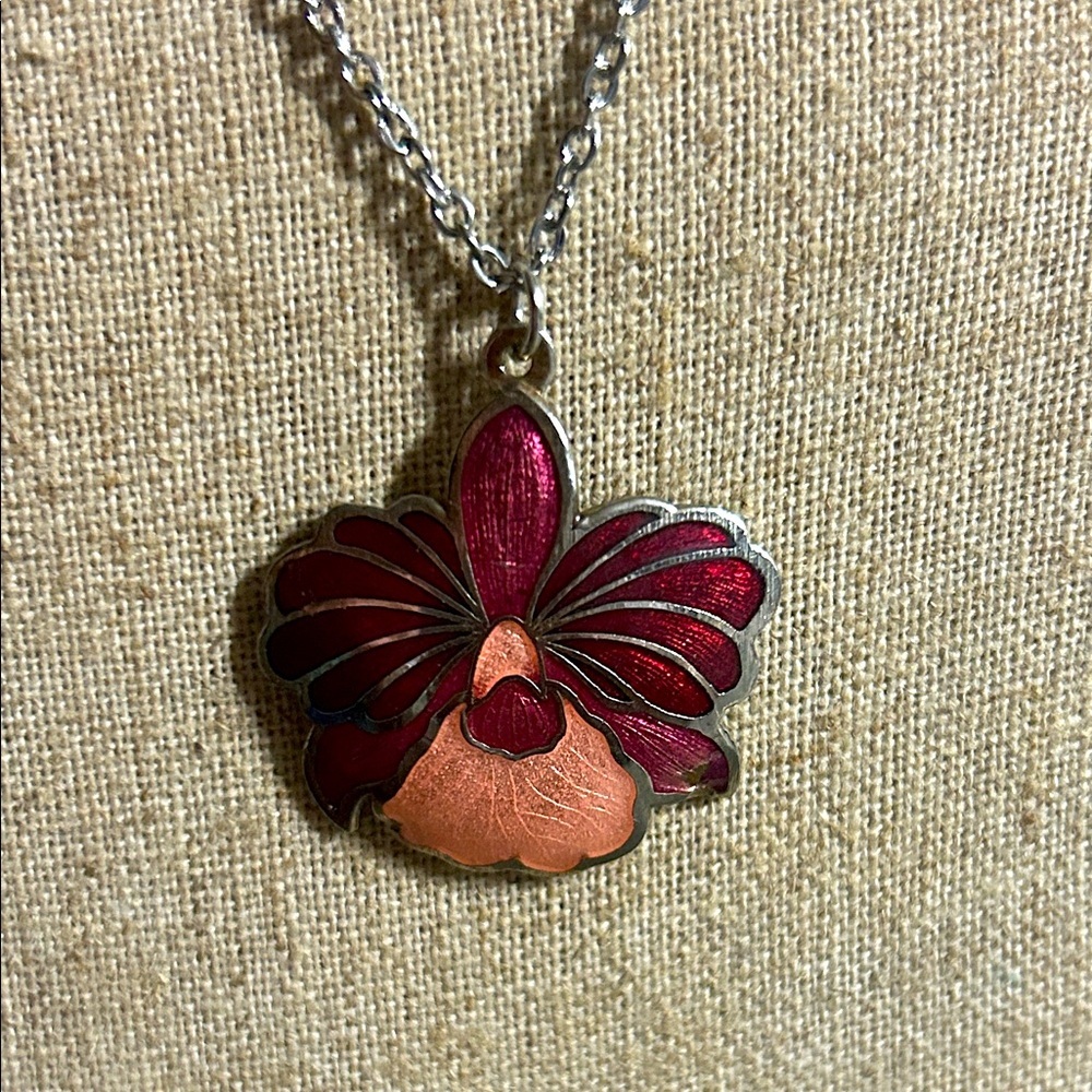 Vintage Cloisonnรฉ Red and Pink Orchid Pendantโ Necklace